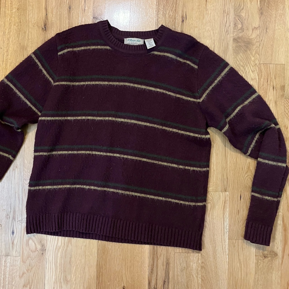Men’s Classic maroon O’Hanlan Mills VINTAGE sweater. XL
